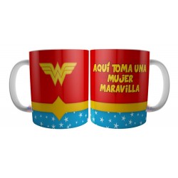 Taza Aquí Toma Mujer Maravilla Wonder Woman Mod 1 Importada