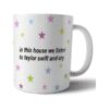 757098-MLA69606467938_052023,Taza Cerámica Taylor Swift En Esta Casa Escuchamos Lloramos